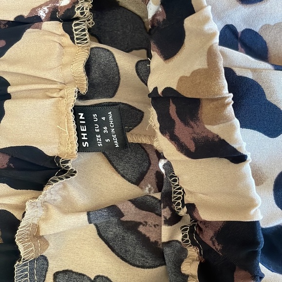 Two piece cheetah set🐆 - Picture 2 of 5